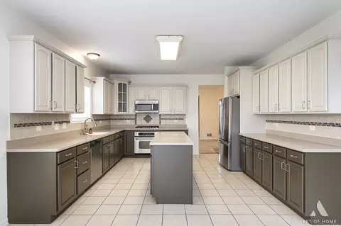 1205 Frederick Ct, Elgin, IL 60120 photo 5