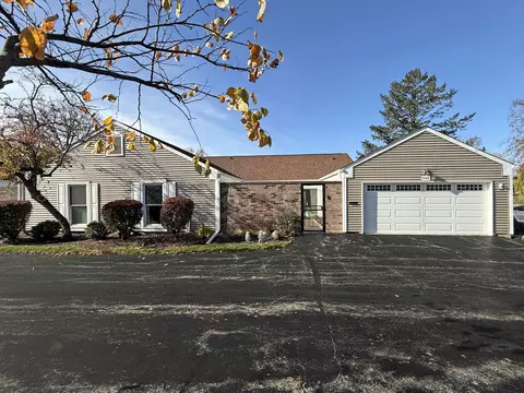 1040 Dartmouth Dr, Wheaton, IL 60189