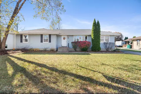 1847 Bataan St, Joliet, IL 60435