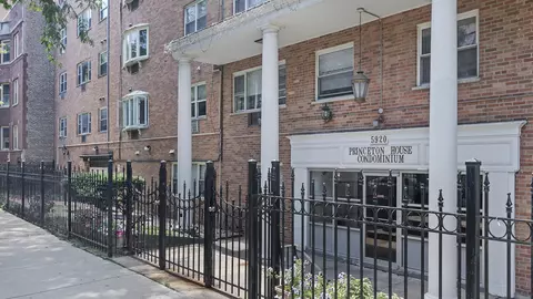5920 N Kenmore Ave #223, Chicago, IL 60660