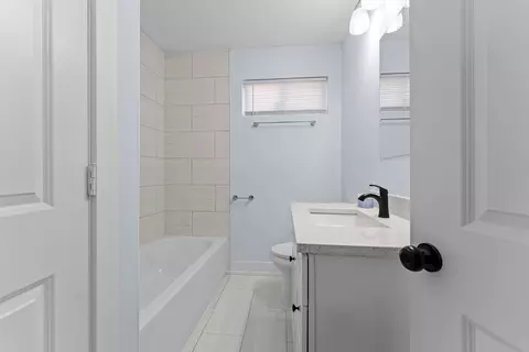 2004 E 78th St, Chicago, IL 60649 photo 22