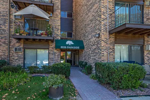 8936 N Parkside Ave #218, Des Plaines, IL 60016