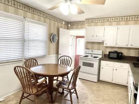 Kitchen - 902 Bern St, Spring Valley, IL 61362 photo 4 of 6