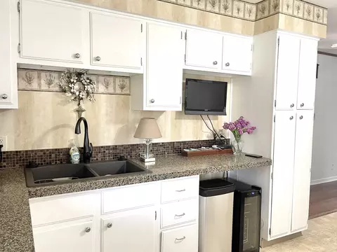 Kitchen - 902 Bern St, Spring Valley, IL 61362 photo 2 of 6