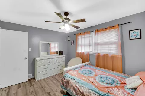 9555 S Dobson Ave, Chicago, IL 60628 photo 13