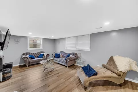 9555 S Dobson Ave, Chicago, IL 60628 photo 15