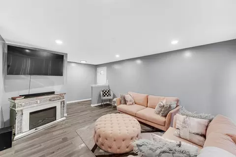 9555 S Dobson Ave, Chicago, IL 60628 photo 7
