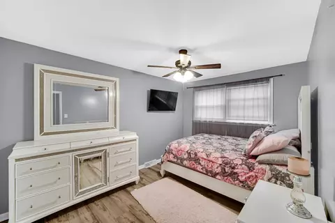 9555 S Dobson Ave, Chicago, IL 60628 photo 10