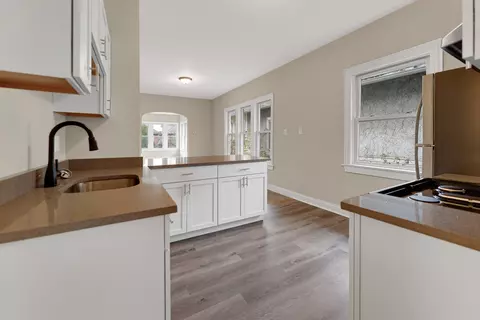 8954 S Bishop St, Chicago, IL 60620 photo 11
