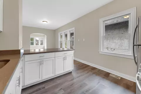 8954 S Bishop St, Chicago, IL 60620 photo 10