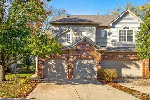 1248 Oakleaf Ct, Aurora, IL 60506