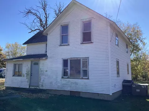 208 E Lake St, Ashkum, IL 60911