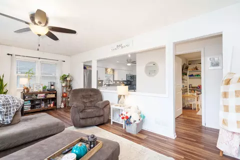 Entry Way - 615 E 12th St, Lockport, IL 60441 photo 1 of 1