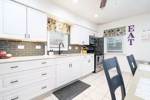 Kitchen - 615 E 12th St, Lockport, IL 60441 photo 2 of 3