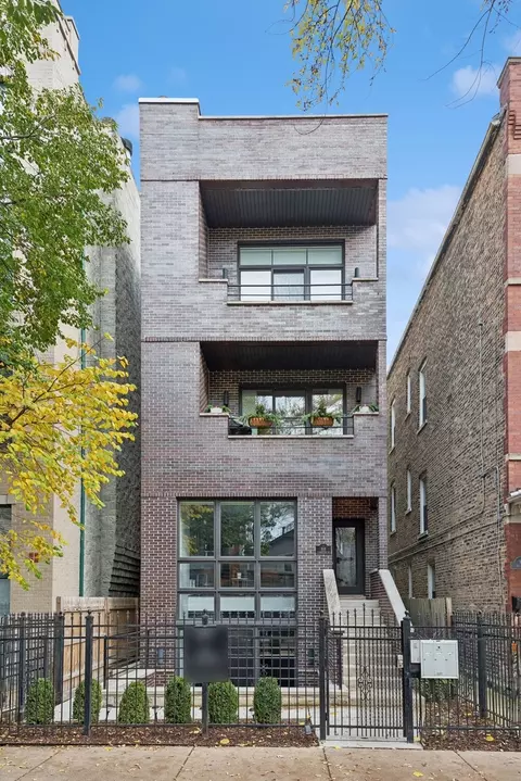919 N Hermitage Ave #2, Chicago, IL 60622
