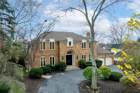 1074 Carlyle Ter, Highland Park, IL 60035