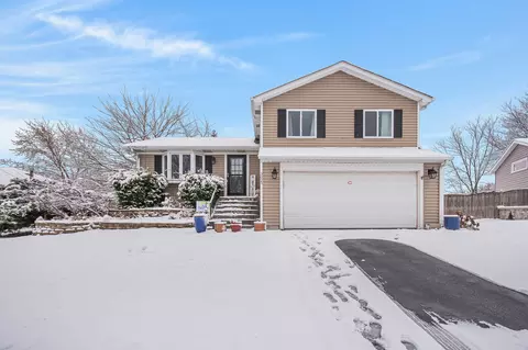 3025 Timber Hill Ct, Aurora, IL 60504