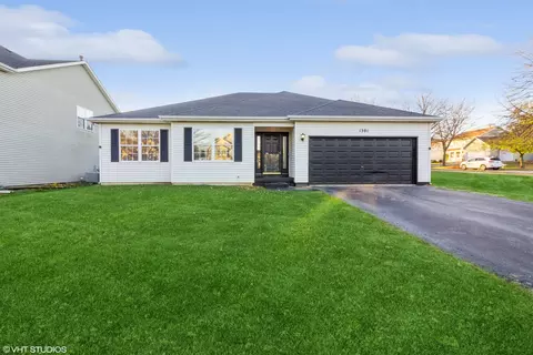1301 Oakland Cir, North Aurora, IL 60542