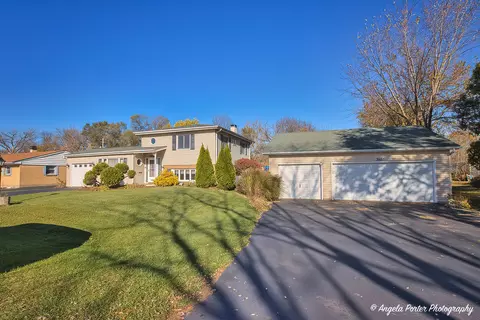 3920 Clearbrook Ave, Mchenry, IL 60050 photo 2