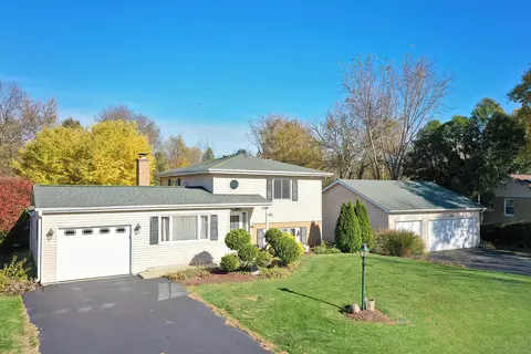3920 Clearbrook Ave, Mchenry, IL 60050