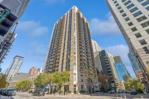70 W Huron St #1210, Chicago, IL 60654