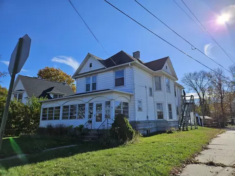 308 E 2nd St, Rock Falls, IL 61071