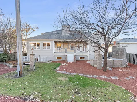 1708 Brighton Ln, Plainfield, IL 60586 photo 3