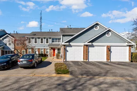 260 W Lynn Dr #6, Palatine, IL 60067