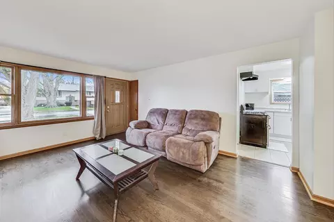 13541 Short Dr, Midlothian, IL 60445 photo 4