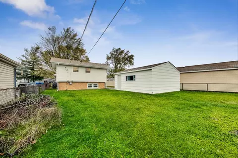 13541 Short Dr, Midlothian, IL 60445 photo 17