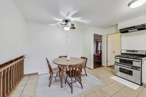 13541 Short Dr, Midlothian, IL 60445 photo 8