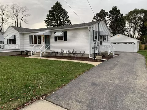 268 Edgewood Ave, Hampshire, IL 60140