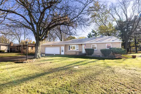 1160 W Tower Rd, Kankakee, IL 60901 photo 2