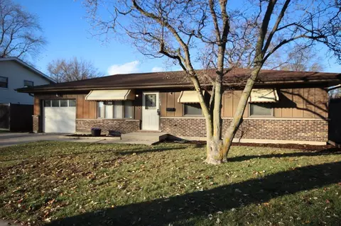 108 Patricia Pkwy, Streamwood, IL 60107