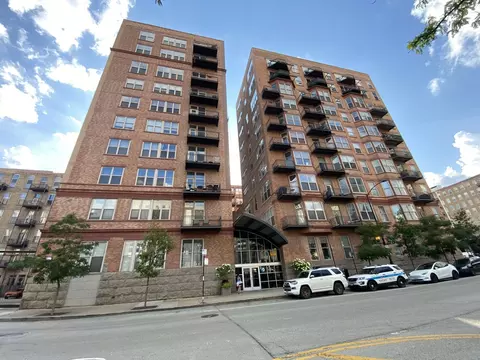 500 S Clinton St #1017, Chicago, IL 60607