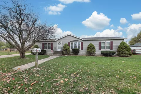 25 Elm St, South Wilmington, IL 60474