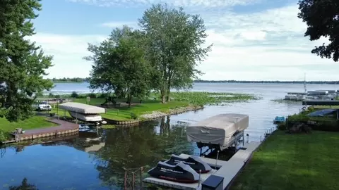 5202 N Leeside St, Mchenry, IL 60050 photo 9