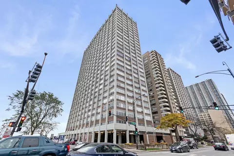 6171 N Sheridan Rd #1012, Chicago, IL 60660