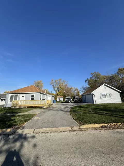 33 E 31st St, Steger, IL 60475 photo 2