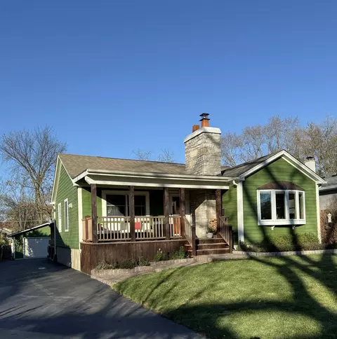 512 E Sunnyside Ave, Libertyville, IL 60048