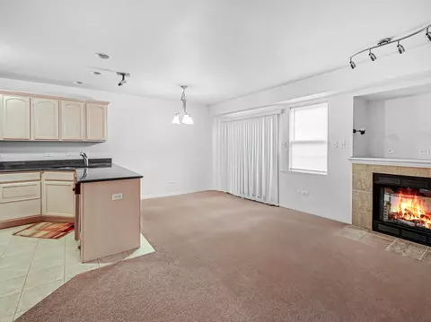 Living - 15733 Kedzie Ave, Markham, IL 60428 photo 2 of 3