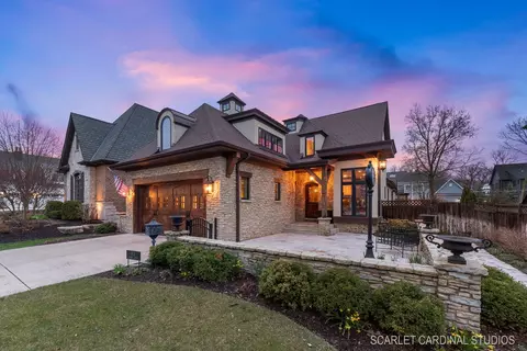 813 Jackson Ave, Naperville, IL 60540
