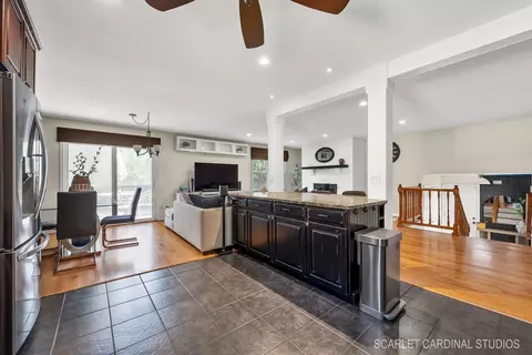 4 E Gartner Rd, Naperville, IL 60540 photo 9