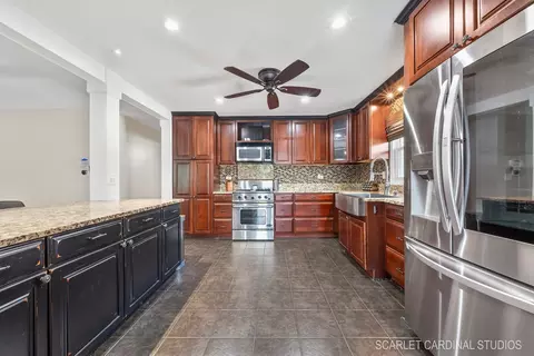4 E Gartner Rd, Naperville, IL 60540 photo 8