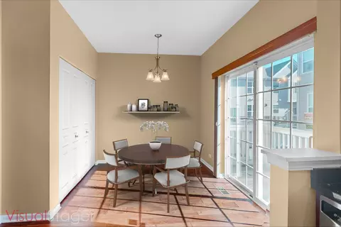 Dining - 1237 Willow Ave, Des Plaines, IL 60016 photo 1 of 1