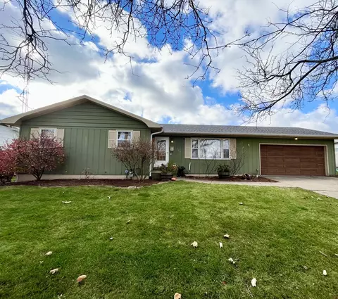 164 Homewood Dr, Genoa, IL 60135