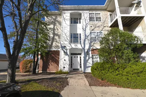 3317 Stratford Ct #3A, Lake Bluff, IL 60044