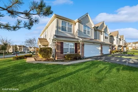 2105 Pembridge Dr, Lake In The Hills, IL 60156