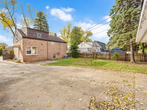 Exterior - 9010 Roach Ave, Brookfield, IL 60513 photo 4 of 5