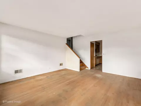 Living - 9010 Roach Ave, Brookfield, IL 60513 photo 3 of 4